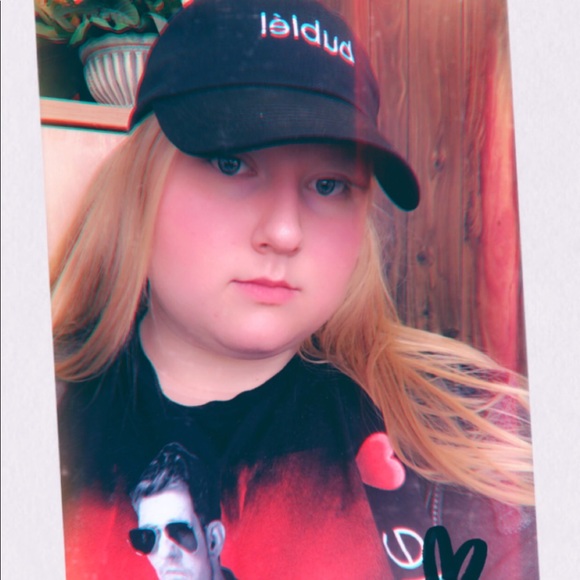 Profile Picture of Adrianna Chojnowski (@thatbublegirl) on Poshmark