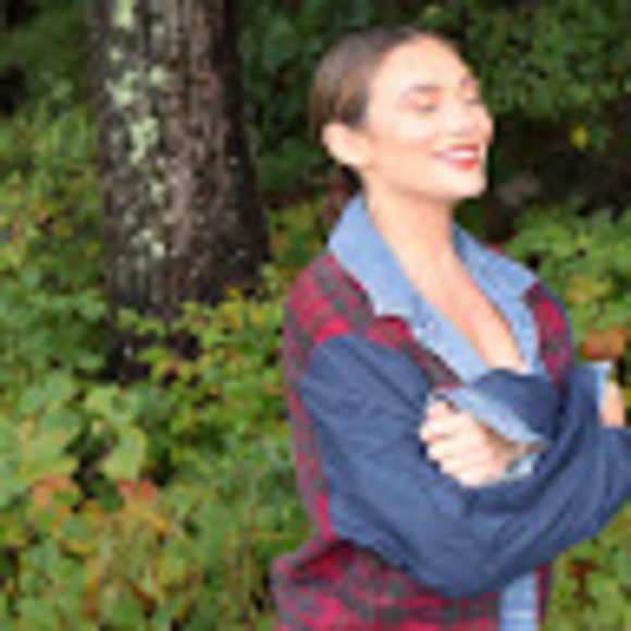 Profile Picture of Katie Cremin (@katiecremin96) on Poshmark