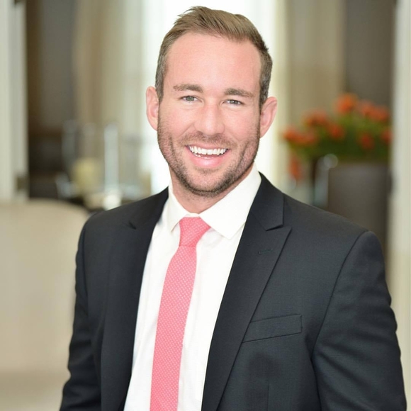 Profile Picture of Scott Pinel (@scottpinel) on Poshmark