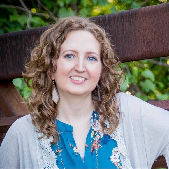 Profile Picture of 🦋 kami 🦋 Slaback (@kamib4) on Poshmark