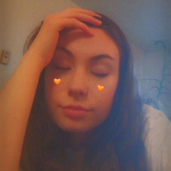 Profile Picture of Kyra-lee Franczyk (@kyra_lee09) on Poshmark