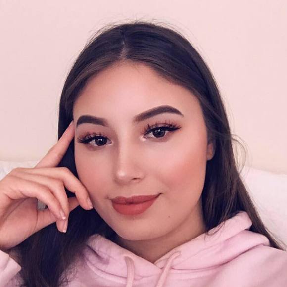 Profile Picture of Raven Stephens (@rrelwell) on Poshmark