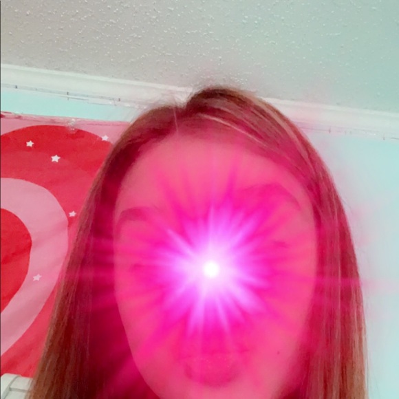 Profile Picture of Addison Robinson (@addisonrobin506) on Poshmark