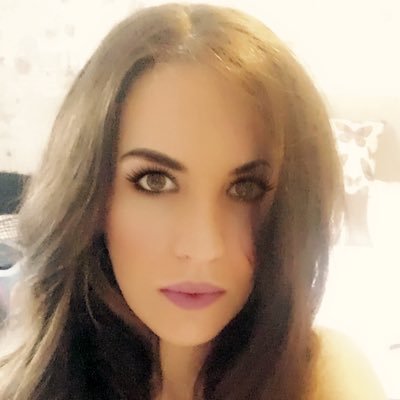 Profile Picture of Suzanne Salter (@SuzzieJayG) on Twitter