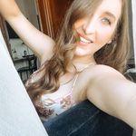 Profile Picture of Victoria Moore (@foxandbraid) on Instagram