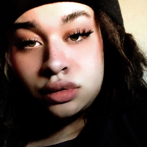 Profile Picture of Eric Manson (@allycuo) on Poshmark