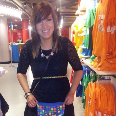 Profile Picture of Alison Oates (@AlisonJanee123) on Twitter