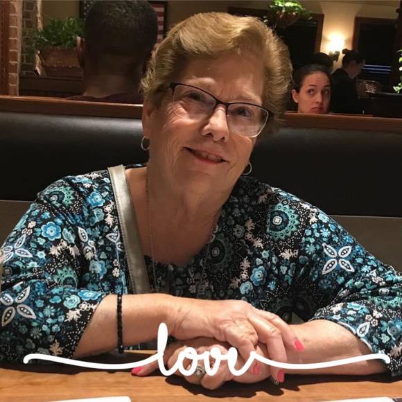 Profile Picture of Elaine Byrd (@elainebyrd12) on Poshmark