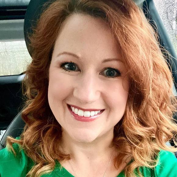 Profile Picture of Jan Hooker (@littleredhook) on Poshmark