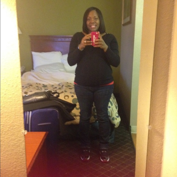 Profile Picture of Andrea Hodges (@andreahodges) on Poshmark