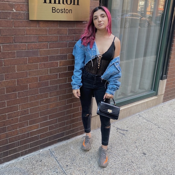 Gabriella Andrade - Poshmark Profile Picture of Gabriella Andrade (@gabandradexo) on Poshmark