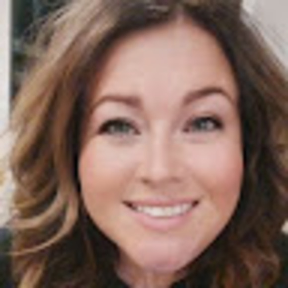 Profile Picture of Hope Lickteig (@hlickteig1217) on Poshmark