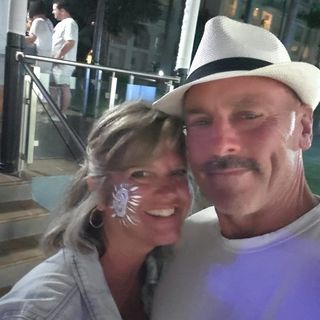 Profile Picture of Robert J. Borer (@aka_shirtlessbob) on Instagram