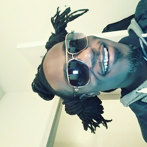 Profile Picture of George Miles (@georgemiles186) on Poshmark