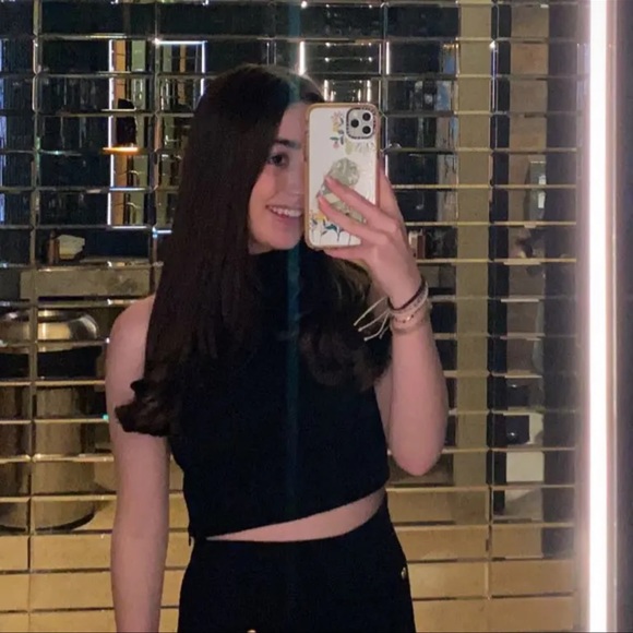 Profile Picture of Sophia Najor (@sophianajor) on Poshmark