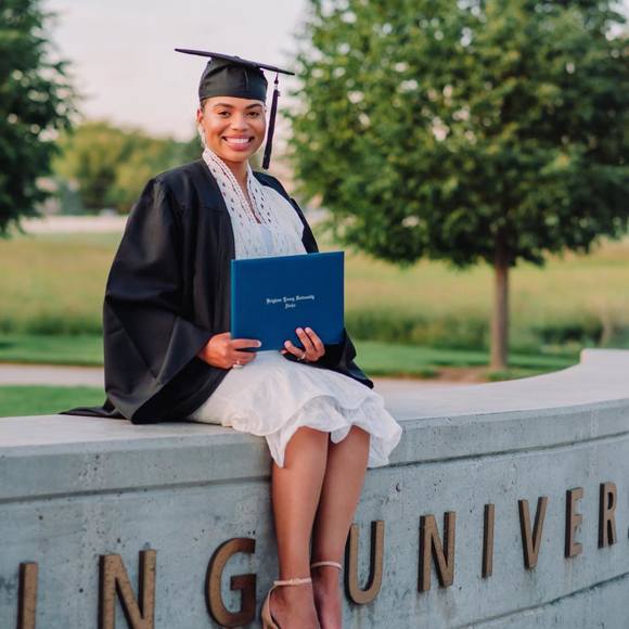 Profile Picture of Amelia Ferreras (@ferrerasamelia) on Poshmark