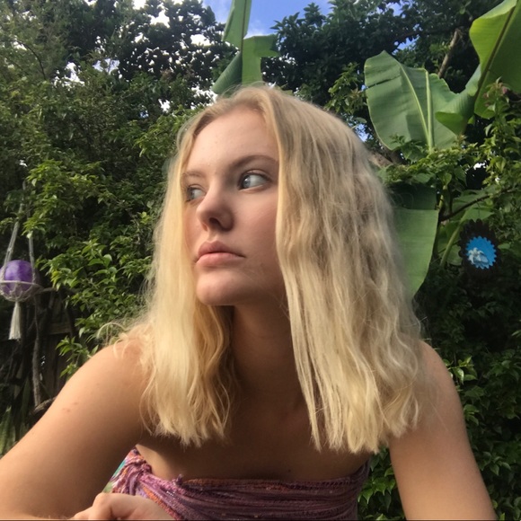 Profile Picture of Elodie Thaler (@elothaler) on Poshmark