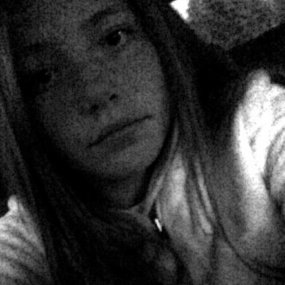 Profile Picture of Madison Laneve (@maddy_elizabeth) on Poshmark