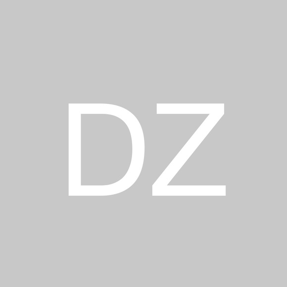 Profile Picture of Debbie Zacharski (@djzach29) on Poshmark