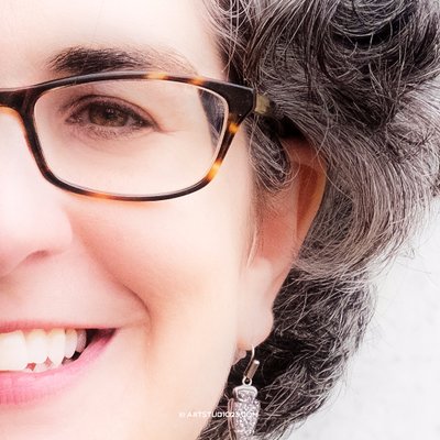 Profile Picture of Michelle Richter 📚 (@Michrichter1) on Twitter