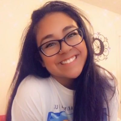 Profile Picture of Stina  ❤ ✨ (@MahoneMartinez) on Twitter