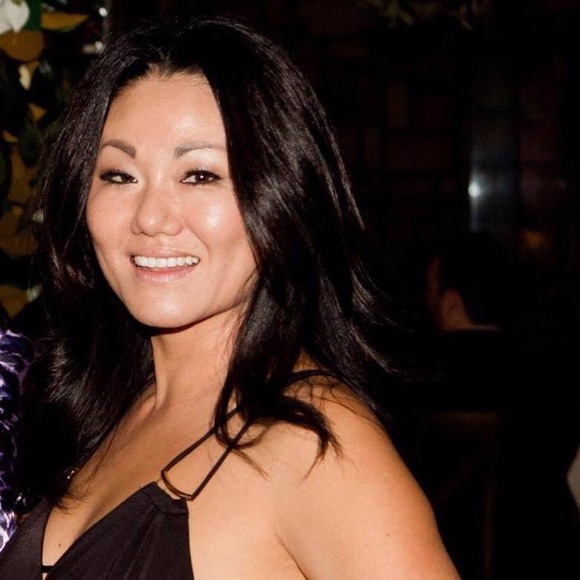 Profile Picture of Susan Alger (@susansdavinci) on Poshmark