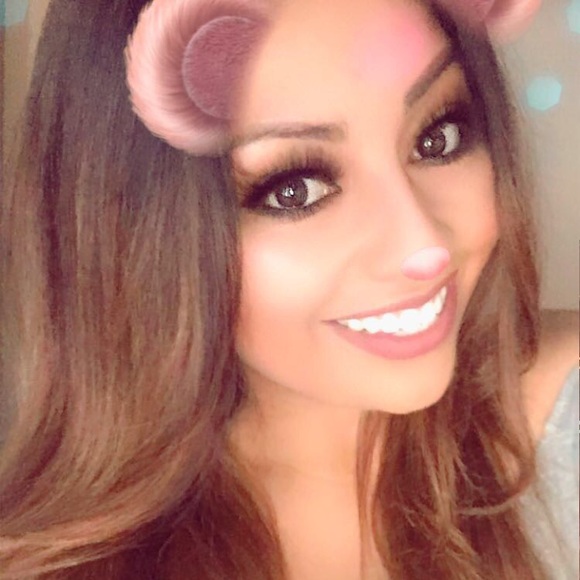 Profile Picture of Janet Jimenez (@janetjimenez67) on Poshmark