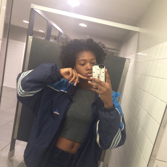 Profile Picture of Khari Mischel (@kharimischel) on Poshmark