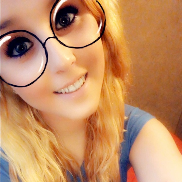 Profile Picture of Kristen Iiams (@countryqtpie) on Poshmark