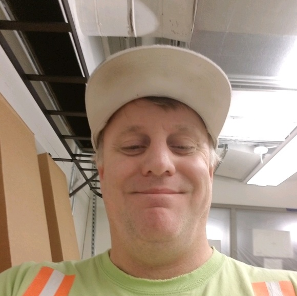 Profile Picture of James Beck (@jamesb98409) on Poshmark