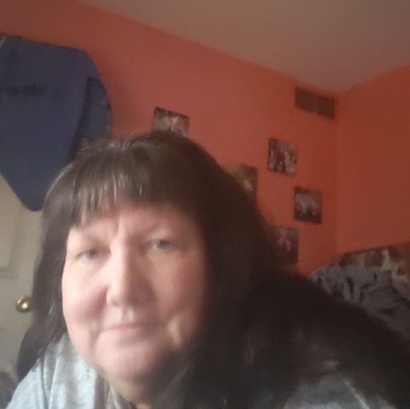 Profile Picture of Susan Schranz (@packards02) on Poshmark