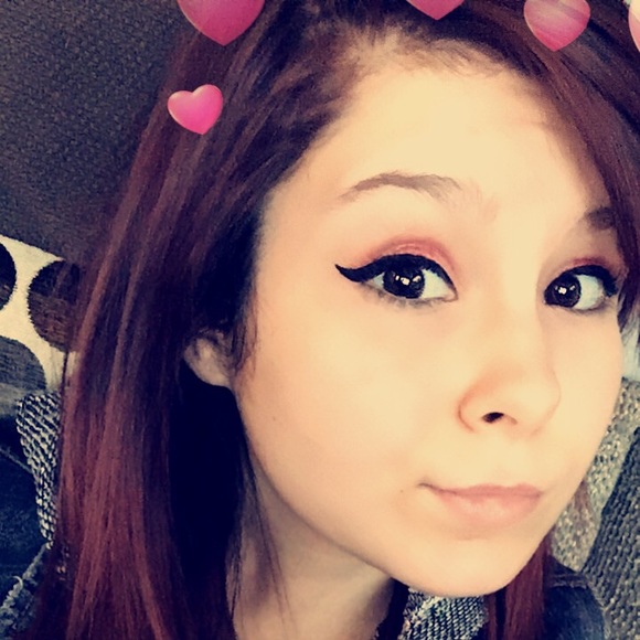 Profile Picture of Ashley Kreitner (@ashpenguins1998) on Poshmark