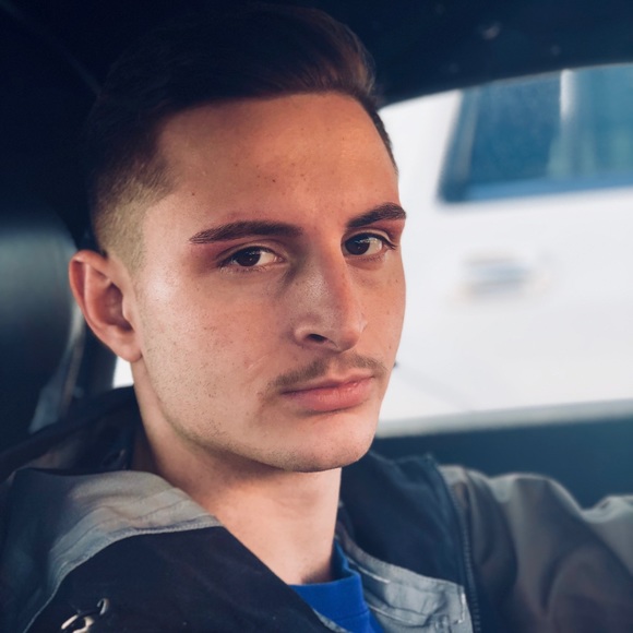 Profile Picture of Nektarios Avramidis (@nekavramidis) on Poshmark