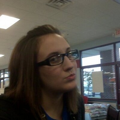 Profile Picture of Danielle Taus (@dane_yellz) on Twitter