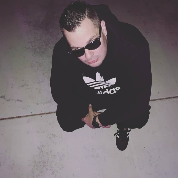 Profile Picture of Tim Palmer (@timbo374) on Poshmark