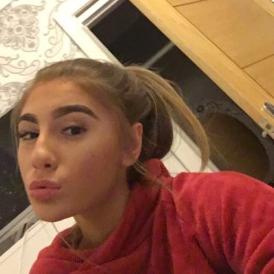 Profile Picture of Carlycrooks (@carlycrooks2) on Twitter