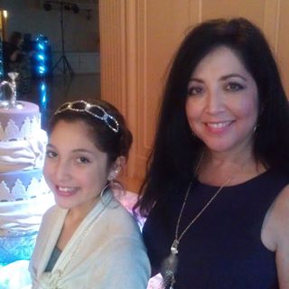 Profile Picture of Yolanda Kim (@yolanda.kim.77) on Facebook