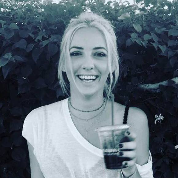 Profile Picture of Erin Quinn (@erinquinn8) on Poshmark