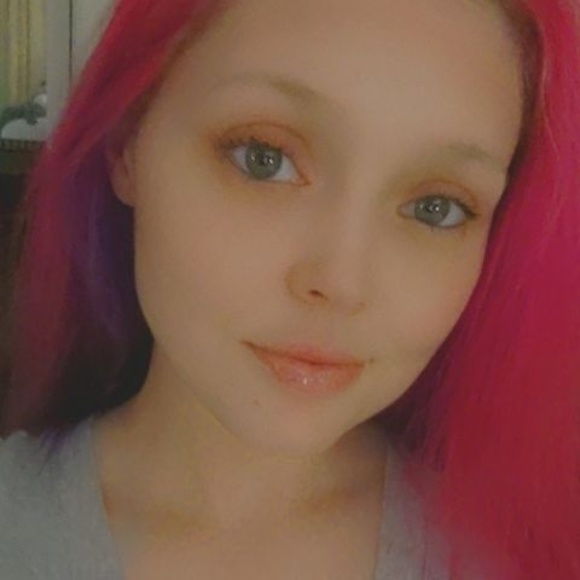 Profile Picture of Brittany Wyatt (@bladada627) on Poshmark