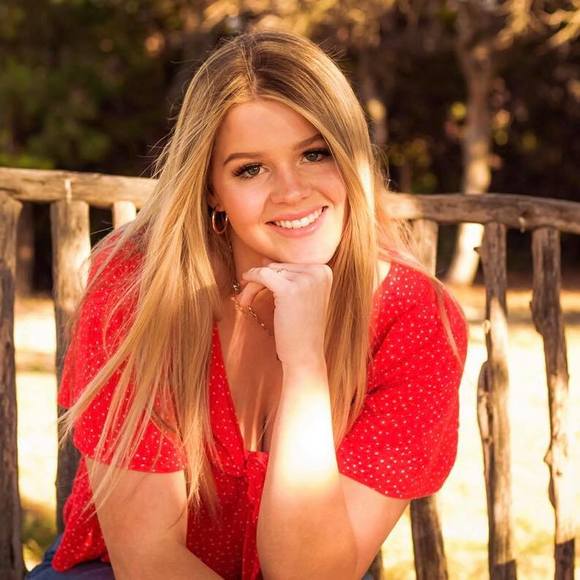 Profile Picture of Rylee Wipff (@ryleerunyon) on Poshmark