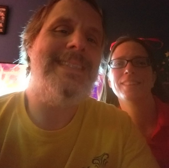 Profile Picture of Michael Pence (@michaelpence) on Poshmark