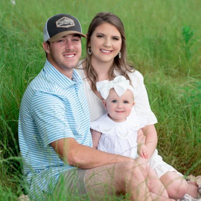 Profile Picture of Sam Constantino (@samantha33437) on Twitter