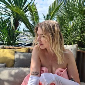 Profile Picture of Victoria Saunders (@kindnesschaos) on Pinterest