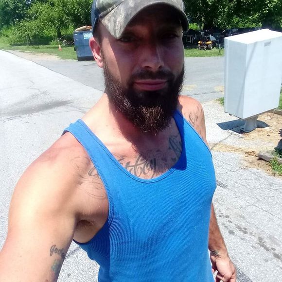 Profile Picture of Steve Trahan (@steve5527) on Poshmark