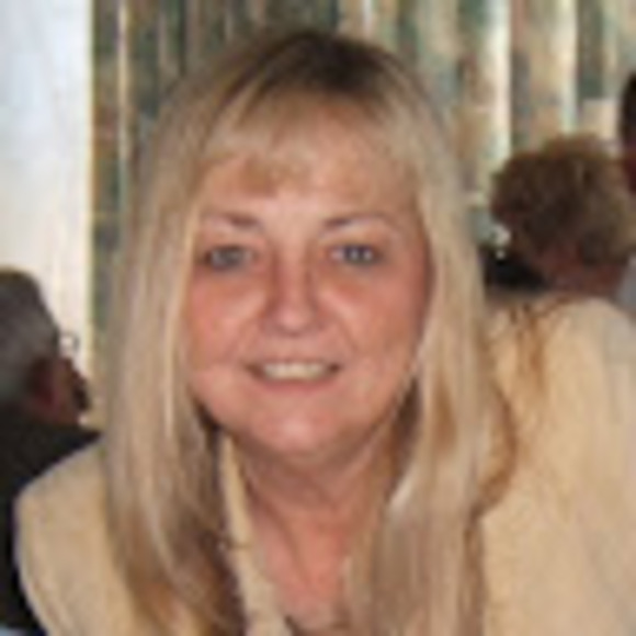 Profile Picture of Cheryl Lipko (@chirleylocks) on Poshmark