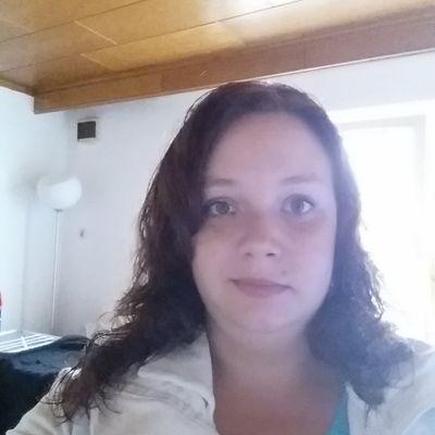 Profile Picture of Julia  Heinemann (@juliaheinemann8) on Twitter