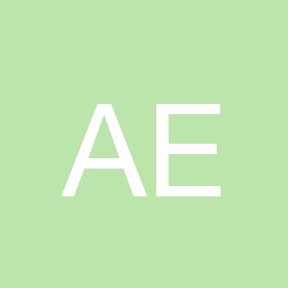 Profile Picture of Andrew Elias (@sekenan) on Poshmark