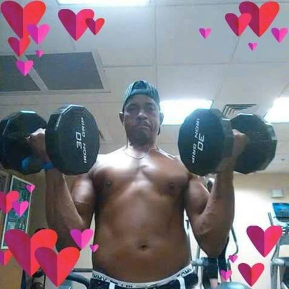 Profile Picture of Roberto Cotto (@robertoctto889) on Poshmark