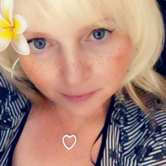 Profile Picture of Dawn Fowler (@dawnie68) on Poshmark