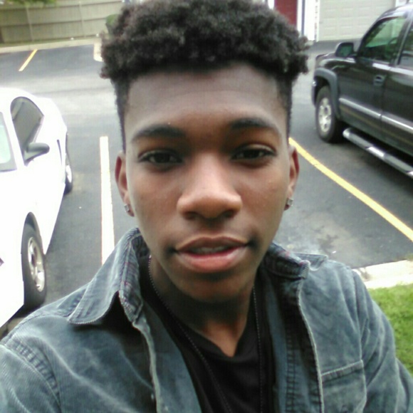 Profile Picture of Austin Phillips (@austin_amp) on Poshmark